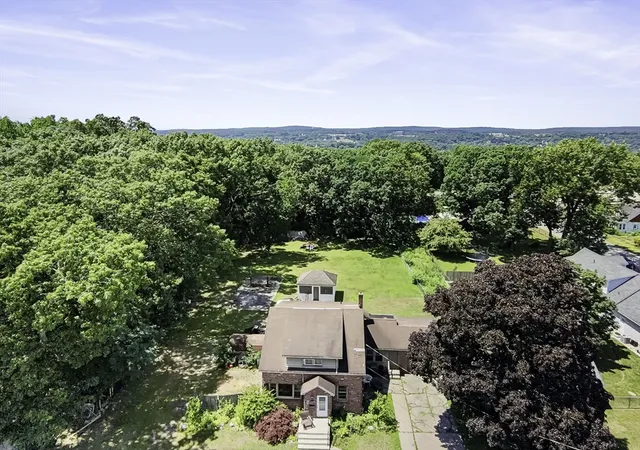 4th image of 69 Worthington St, Chicopee, MA 01020 | MLS# 73549313