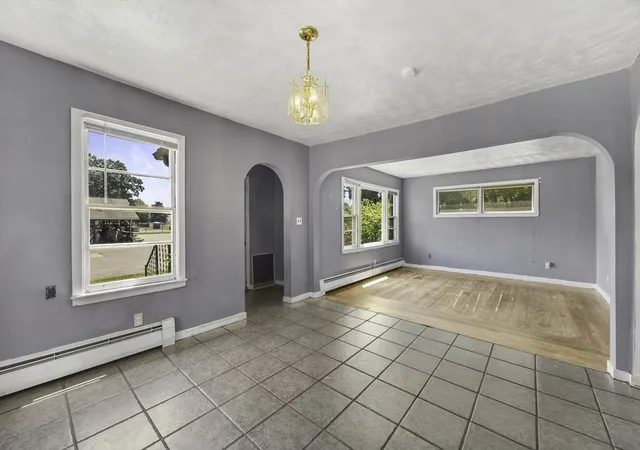 5th image of 69 Worthington St, Chicopee, MA 01020 | MLS# 73549313