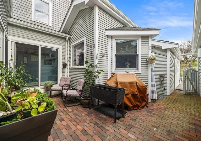 3rd image of 48 Vly Bch Ave, Hull, MA 02045