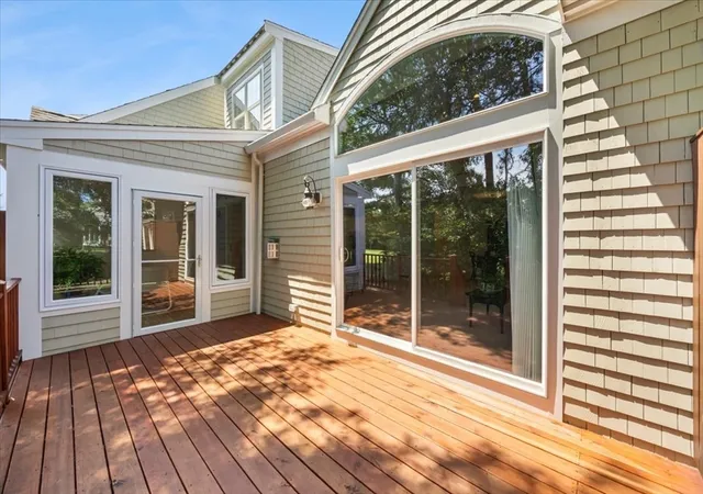 1st image of 9 Blue Meadow Ct #9, Buzzards Bay, MA 02532 | MLS# 73552893