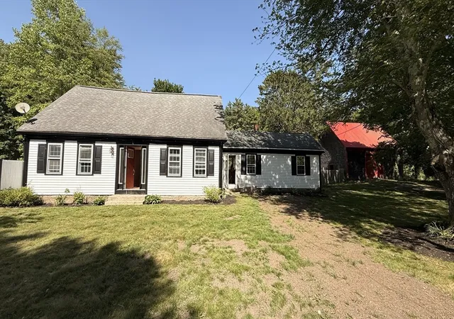 1st image of 36 Spruce St, Middleboro, MA 02346 | MLS# 73546028
