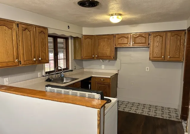 Photo 2 of Sale Pending at 282 Is Pond Rd, Springfield, MA 01118 | MLS# 73551692 | Listing updated on 2026-08-26