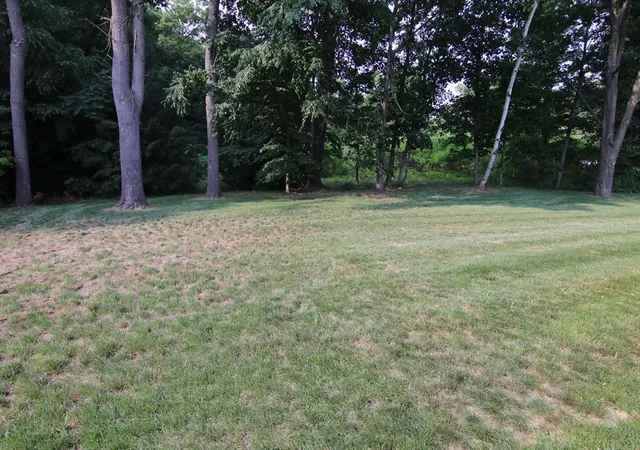 2nd image of 1430 Russell Rd, Westfield, MA 01085