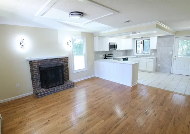 2nd image of 1430 Russell Rd #12, Westfield, MA 01085 | MLS# 73550642
