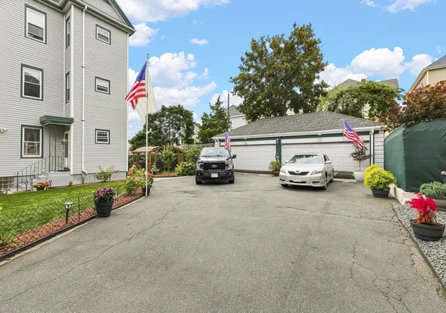 3rd image of 33 George St, New Bedford, MA 02744 | MLS# 73566042