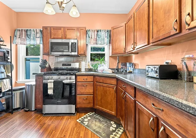 5th image of 33 George St, New Bedford, MA 02744 | MLS# 73566042