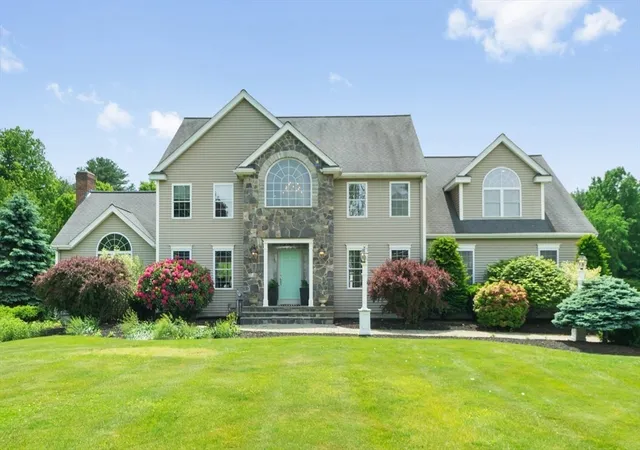 Homes for sale in Hudson, MA | 307 Chestnut Street, Hudson, MA 01749 | MLS# 73533546