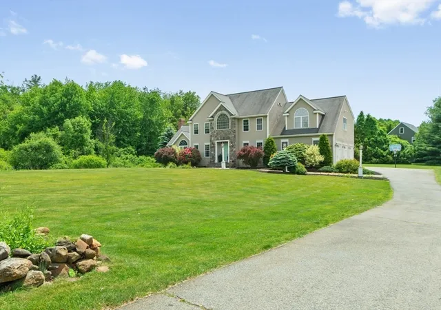 Homes for sale in Hudson, MA | 307 Chestnut Street, Hudson, MA 01749 | MLS# 73533546