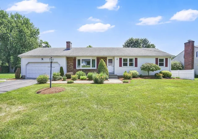 Homes for sale in West Springfield, MA | 264 Greystone Ave, West Springfield, MA 01089 | MLS# 73547606