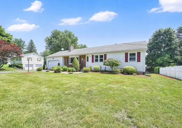 Homes for sale in West Springfield, MA | 264 Greystone Ave, West Springfield, MA 01089 | MLS# 73547606