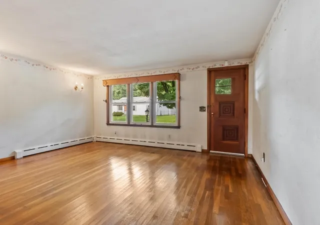 4th image of 16 Hobson St, Leominster, MA 01453 | MLS# 73553906