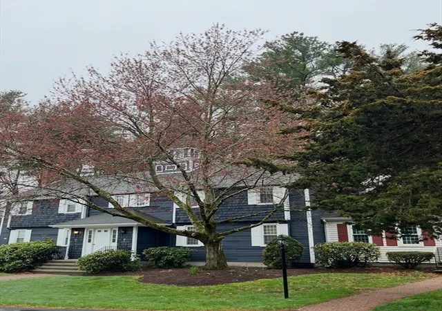 2nd image of 28 Camelot Ct #28, Stoughton, MA 02072 | MLS# 73559207