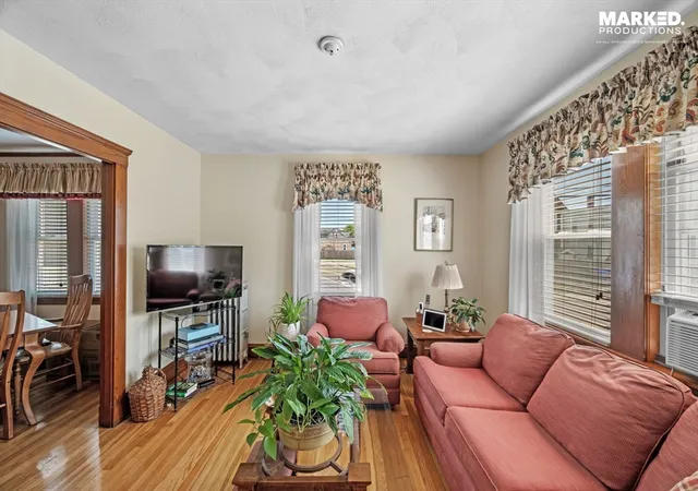4th image of 354 Lynn St, Malden, MA 02148 | MLS# 73556231