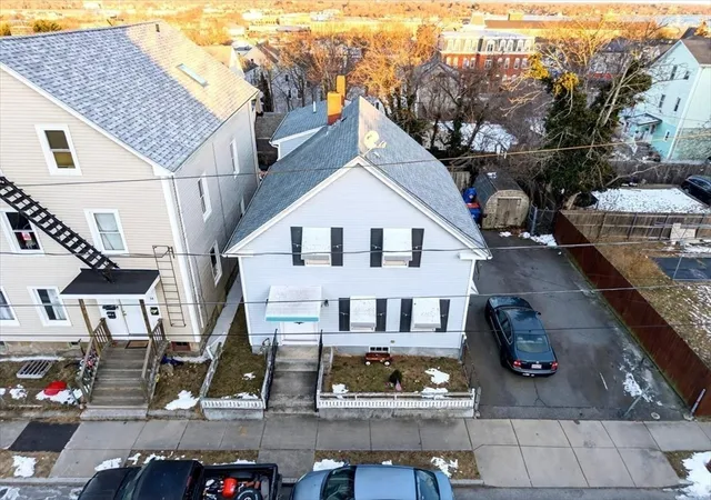 4th image of 12 Reynolds St, New Bedford, MA 02740 | MLS# 73471670