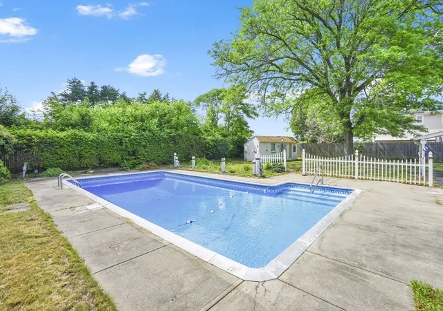 Photo 3 of Sale Pending at 135 Bulat Dr, Springfield, MA 01129 | MLS# 73535356 | Listing updated on 2026-08-28