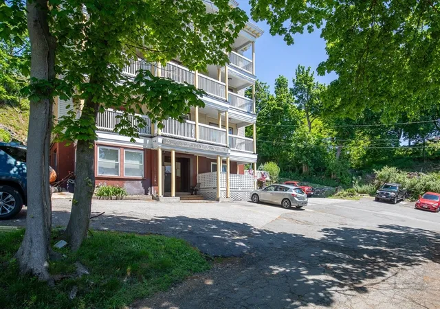 3rd image of 16 Mount Hood Ter #6, Lynn, MA 01901 | MLS# 73558659