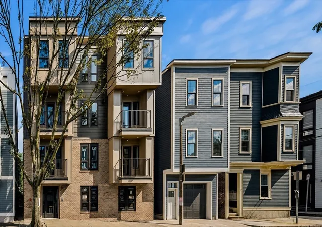 2nd image of 185 E Street, South Boston, MA 02127 | MLS# 73564858
