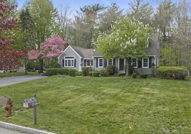 1st image of 40 Longwater Dr, Hanover, MA 02339 | MLS# 73540558