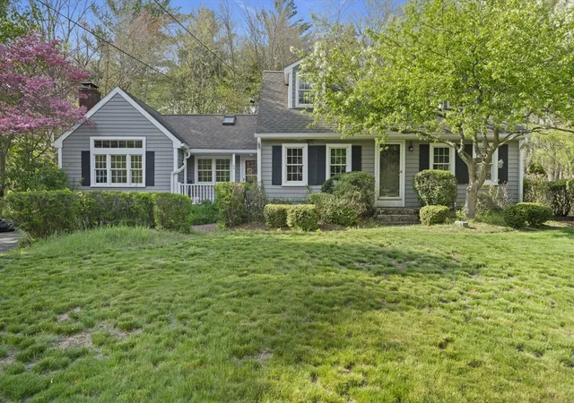 3rd image of 40 Longwater Dr, Hanover, MA 02339 | MLS# 73540558