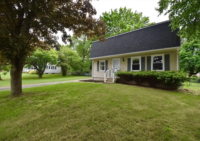 2nd image of 22 Hunting Ln, Agawam, MA 01001 | MLS# 73525474