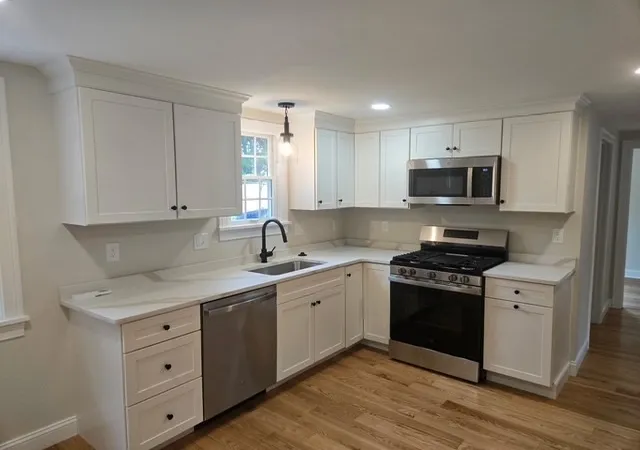 Photo 3 of Sale Pending at 355 South St, Reading, MA 01867 | MLS# 73566522 | Listing updated on 2026-09-23