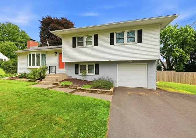 2nd image of 277 Brainerd St, South Hadley, MA 01075 | MLS# 73563537