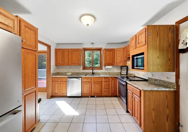 Photo 4 of Single family home for sale at 705 General Knox Rd, Russell, MA 01071 | MLS# 73555862 | Listing updated on 2026-10-02