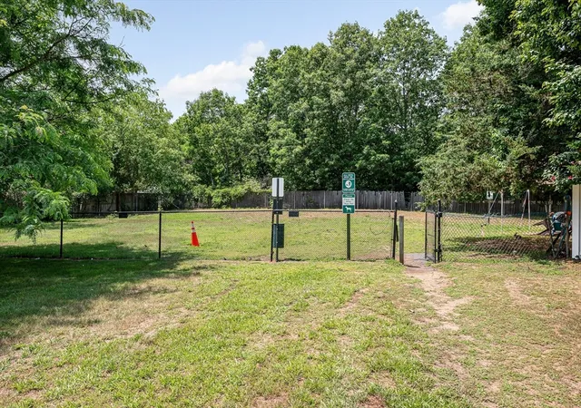 2nd image of A4 Colonial Dr, Andover, MA 01810