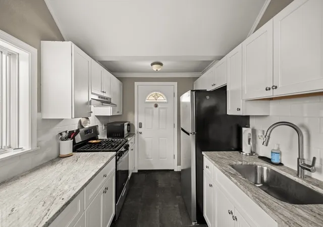 1st image of 315 Washington St, Fall River, MA 02721 | MLS# 73561432