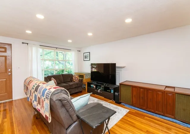 Photo 4 of Sale Pending at 96 Crestwood Ln, Marlborough, MA 01752 | MLS# 73559327 | Listing updated on 2026-08-30