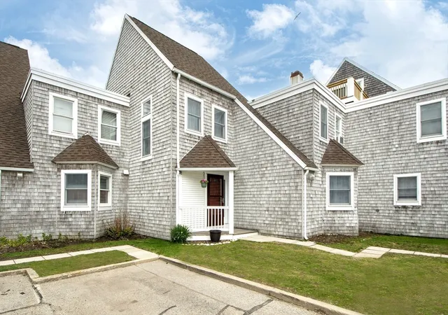 Homes for sale in Hull, MA | 32 Commodore #32, Hull, MA 02045 | MLS# 73514354