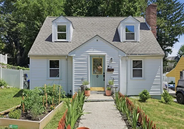 1st image of 29 Magee Street, Hyde Park, MA 02136 | MLS# 73549872