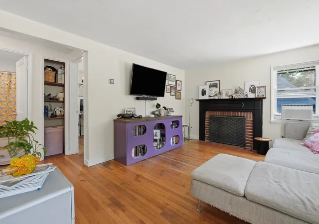 3rd image of 29 Magee Street, Hyde Park, MA 02136 | MLS# 73549872