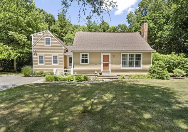 1st image of 12 Walnut Rd, Norwell, MA 02061 | MLS# 73538775