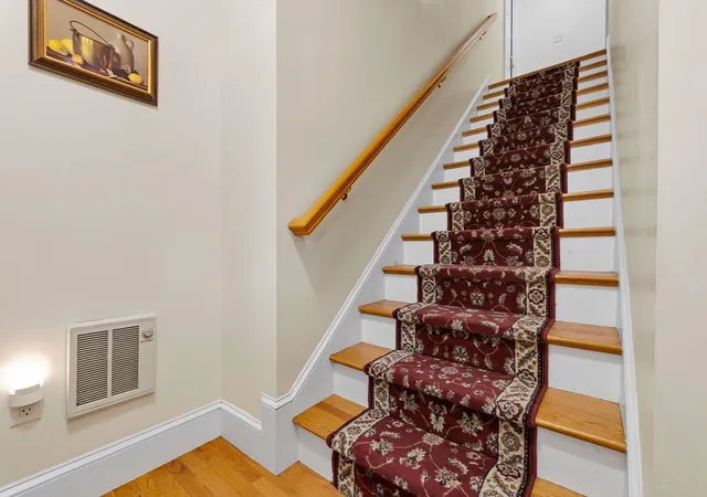 4th image of 10 Friend Ct #3, Wenham, MA 01984 | MLS# 73549618