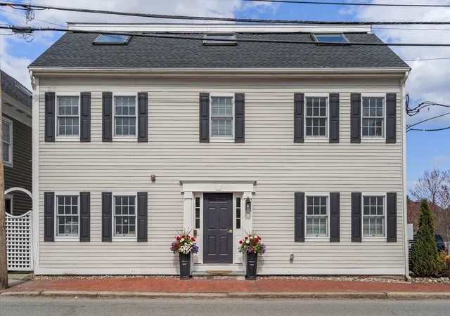 1st image of 150 Merrimac St #I, Newburyport, MA 01950 | MLS# 73505393