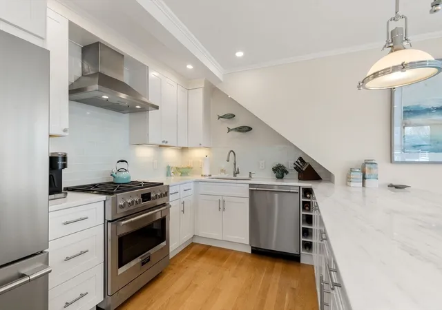 3rd image of 150 Merrimac St, Newburyport, MA 01950