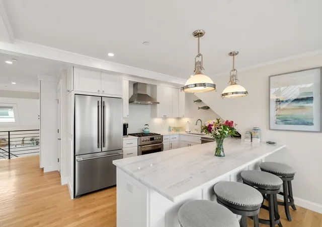 4th image of 150 Merrimac St, Newburyport, MA 01950