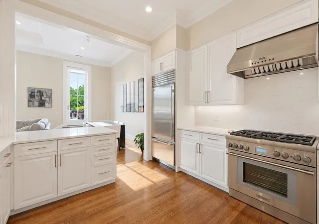 4th image of 128 Beacon St, Boston, MA 02116
