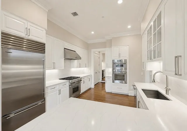 5th image of 128 Beacon St, Boston, MA 02116
