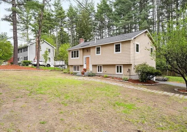 Homes for sale in Townsend, MA | 100 S Harbor Rd, Townsend, MA 01469 | MLS# 73518418
