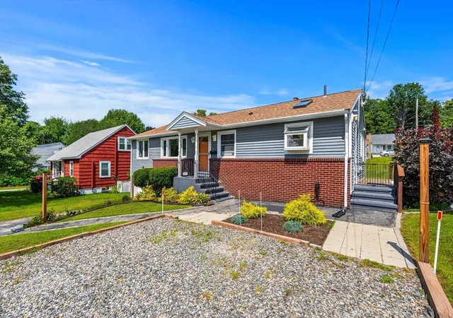 Photo 3 of Sale Pending at 905 Riverside Dr, Methuen, MA 01844 | MLS# 73563097 | Listing updated on 2026-09-02