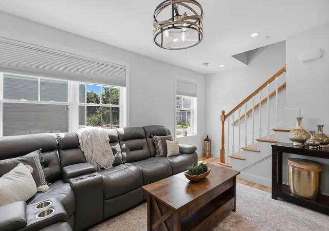 4th image of 1563 Andover St #10, Tewksbury, MA 01876 | MLS# 73551295
