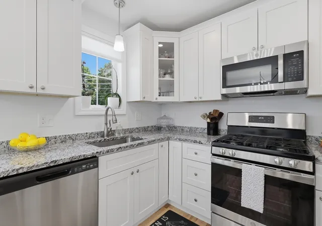 5th image of 1563 Andover St #10, Tewksbury, MA 01876 | MLS# 73551295