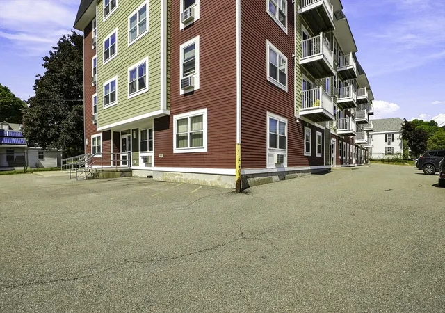 2nd image of 275 W Main St #14, Marlborough, MA 01752 | MLS# 73567029