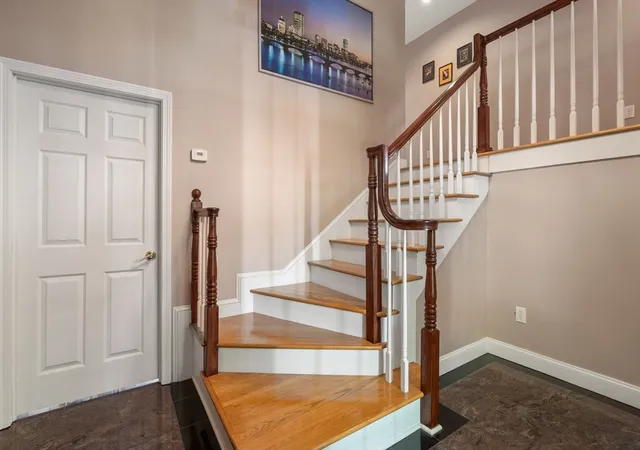 3rd image of 33 Russell Rd, Hanover, MA 02339 | MLS# 73541317