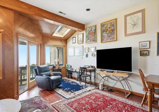 2nd image of 1185 Nantasket Ave #5, Hull, MA 02045 | MLS# 73560207