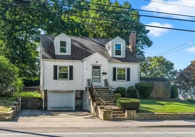 1st image of 351 Pearl St, Braintree, MA 02184 | MLS# 73570341
