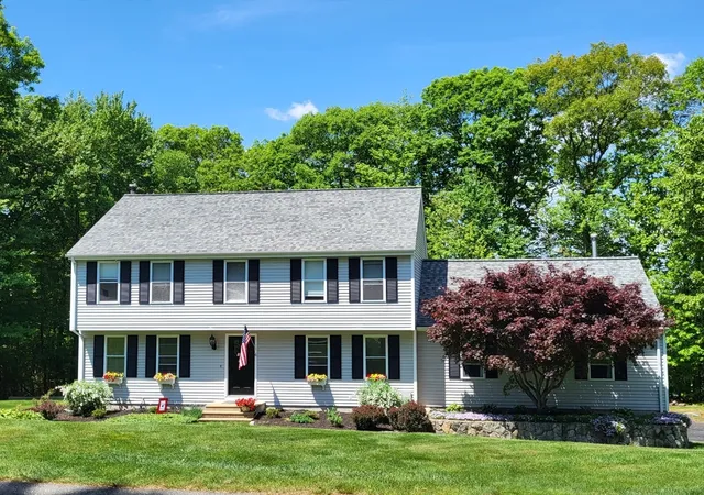 Homes for sale in Uxbridge, MA | 6 Chamberlain Road, Uxbridge, MA 01569 | MLS# 73522528