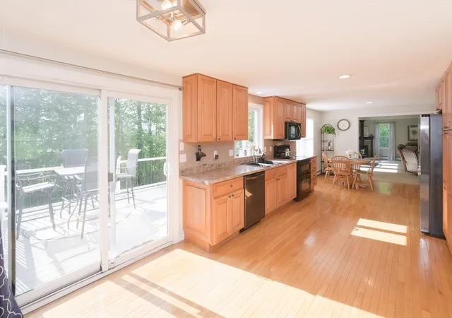 Homes for sale in Uxbridge, MA | 6 Chamberlain Road, Uxbridge, MA 01569 | MLS# 73522528